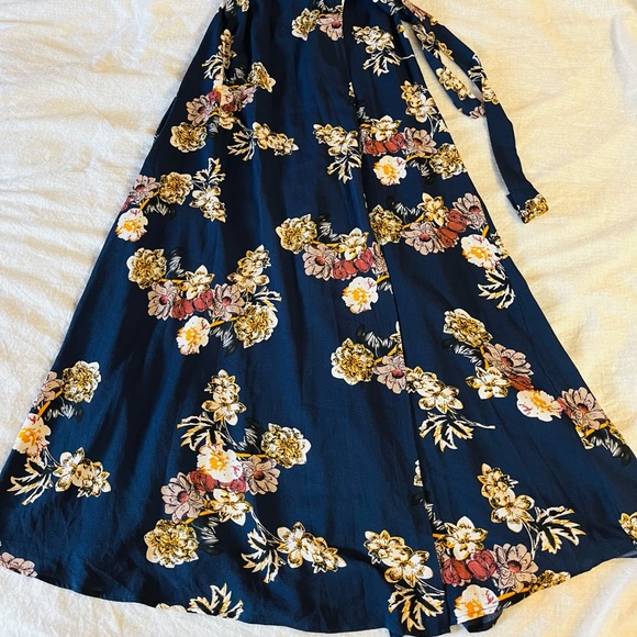 SHEIN floral printed overlap maxi with belt - Picture 3 of 8